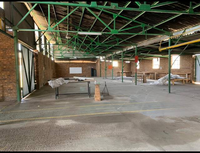 4,500M² WAREHOUSE FOR SALE IN NEW ERA
